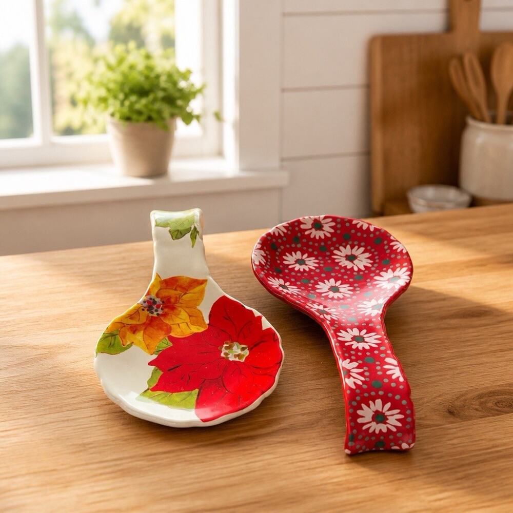 Pioneer Woman Holiday spoon rest Stoneware  Spoon Rest poinsettia/Lillies Set 2